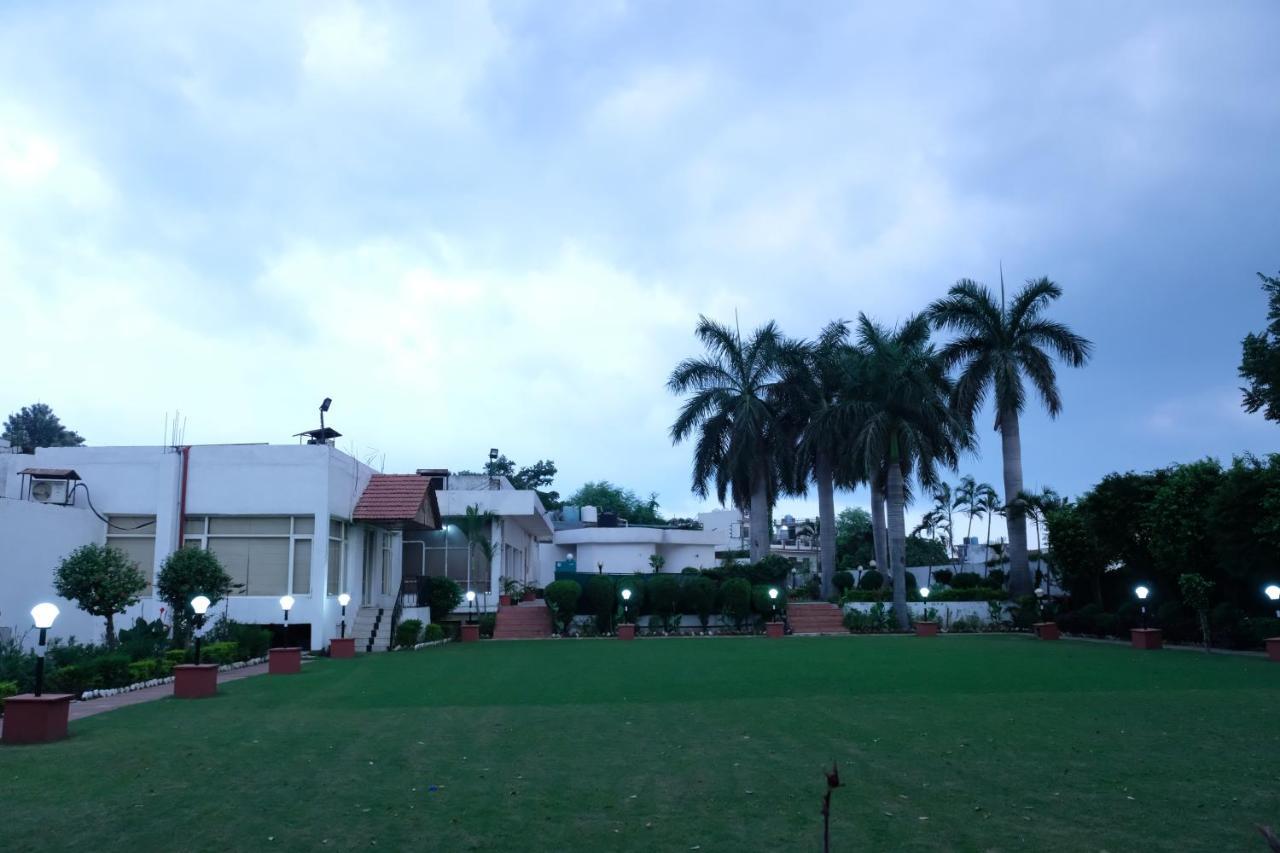 Black Mango Resort Kala Amb Exterior foto