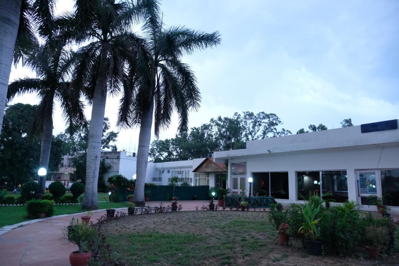 Black Mango Resort Kala Amb Exterior foto
